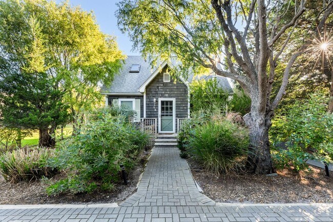 Building Photo - 38 Homesite Ave