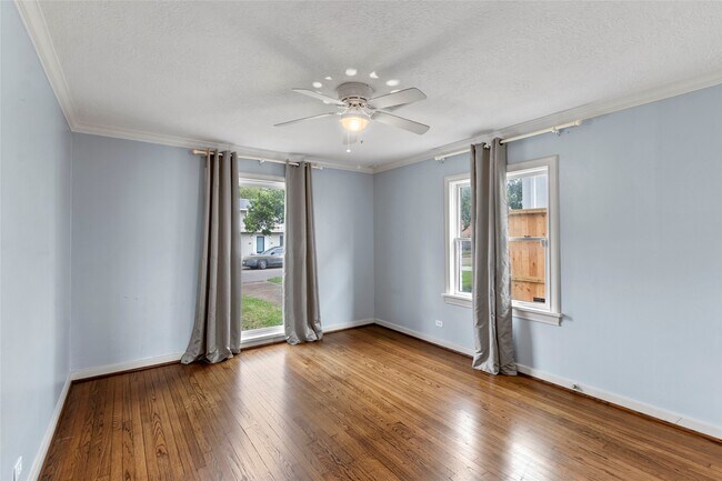 Photo - 2337 Sheridan St