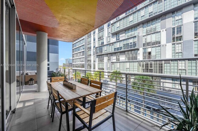 Photo - 250 NW 24th St Unit 4A