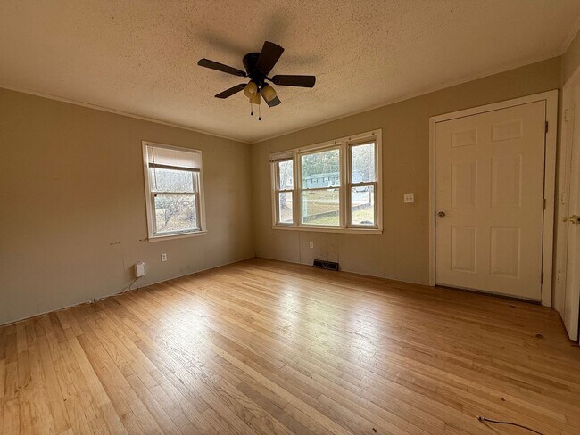 Photo - 3 Bedroom/1 Bath home for rent