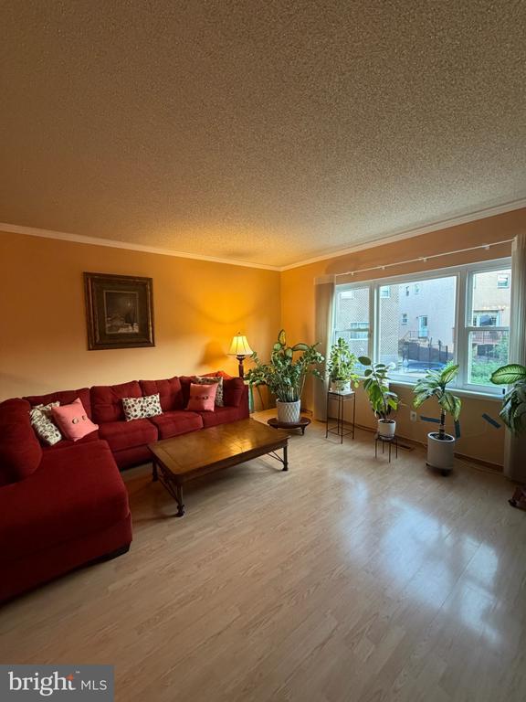 Photo - 850 Welton St