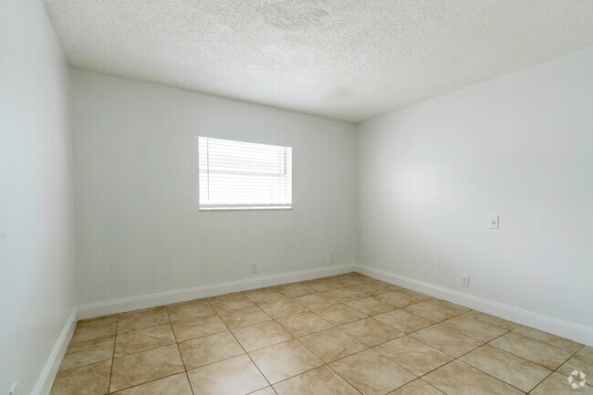 2BR, 1BA - 800SF - Bedroom - San Marco Apartments