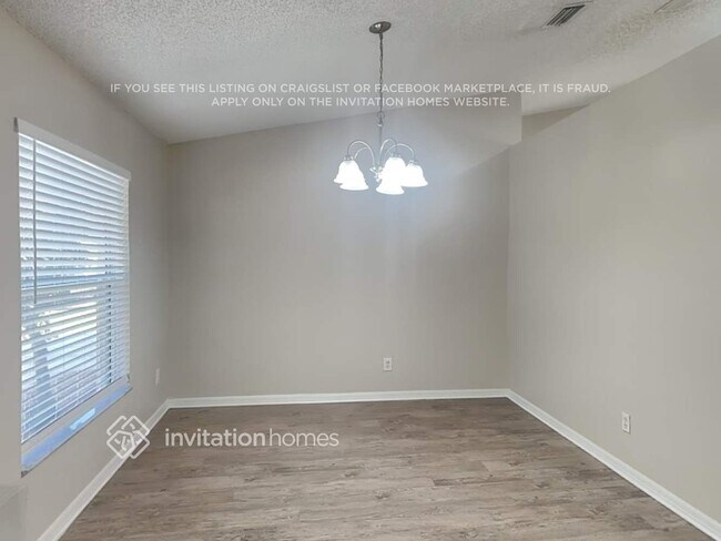 Photo - 5755 Fairbridge St