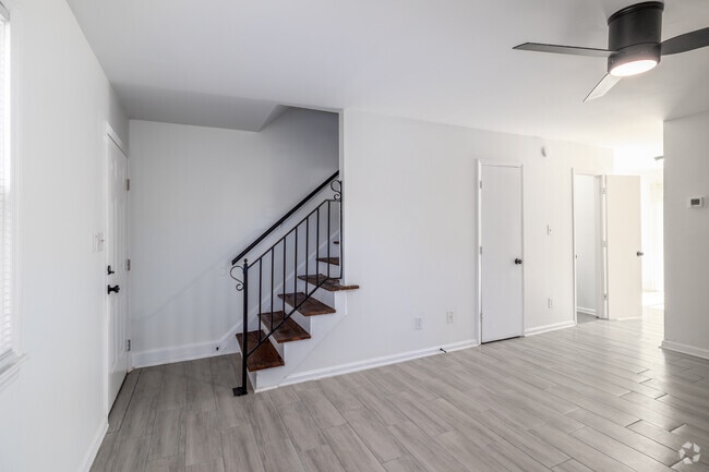 2BR, 1.5BA - 1,103SF - Living Room