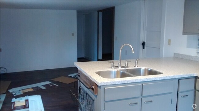 Building Photo - 1126 Trumbulls Corners Rd Rental