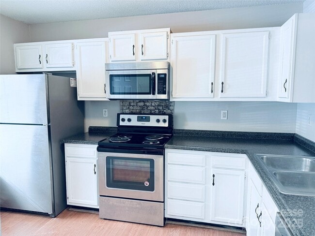 Photo - 6425 Windsor Gate Ln