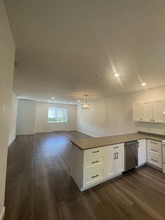 32588 Cedar Valley Connector Unit 6