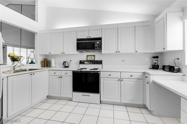 Photo - 13131 Castle Harbour Dr Unidad M3