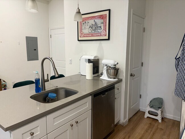 Photo - 737 S 4th St Unit 1A