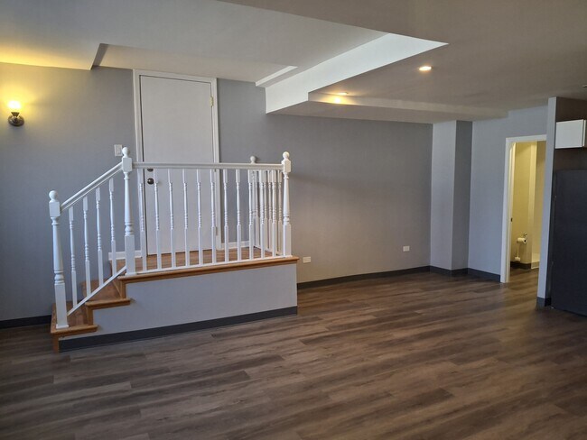3149 W Wellington Ave