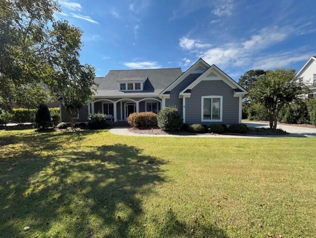 Building Photo - Experience Elegance in the beautiful city ...