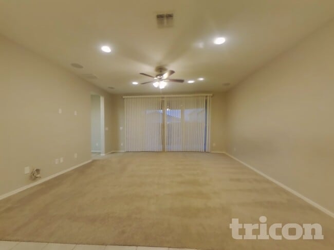 17863 W Buckhorn Trl