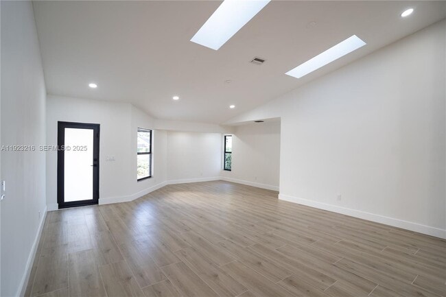 Photo - 16701 Bobcat Dr