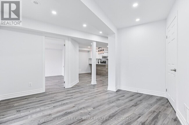 Photo - 154 Roy Grv Wy