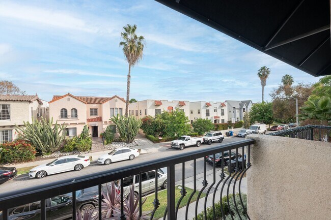 Photo - 341 N Stanley Ave