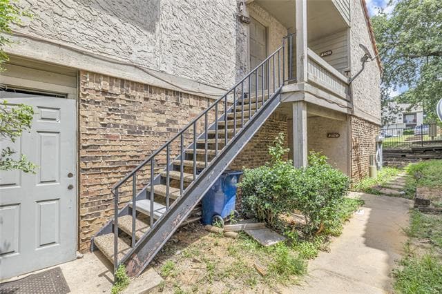 Photo - 6026 Stoneybrook Dr