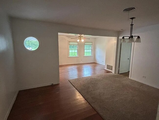 Photo - 1705 Lotus Ln