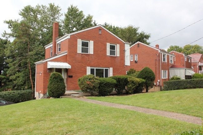 Photo - 1035 McCabe St