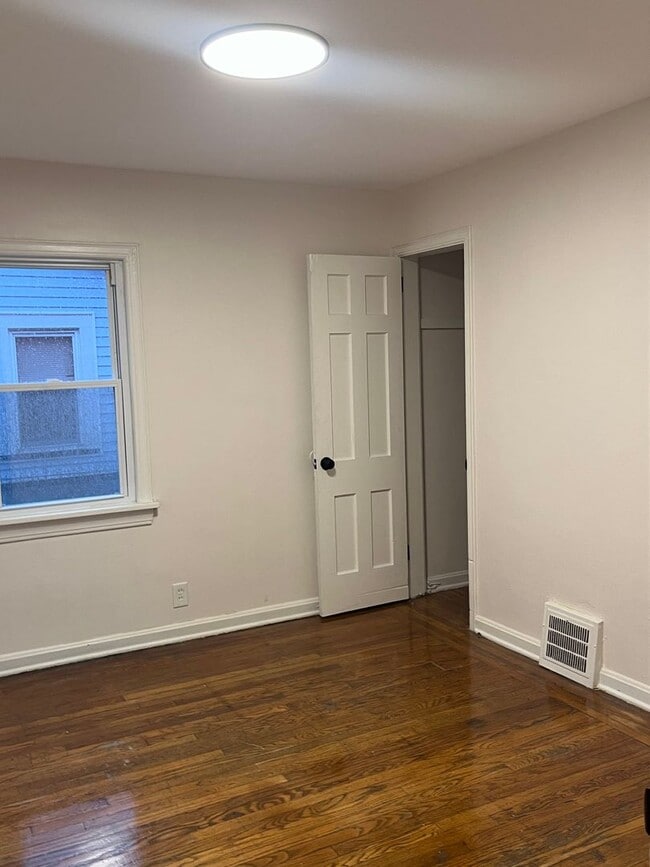 Photo - Charming 2-Bedroom Upper Unit – Spacious L... Unit Up