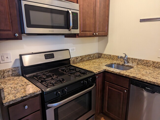 Photo - 2122 W Ainslie St Unit 2106-1N