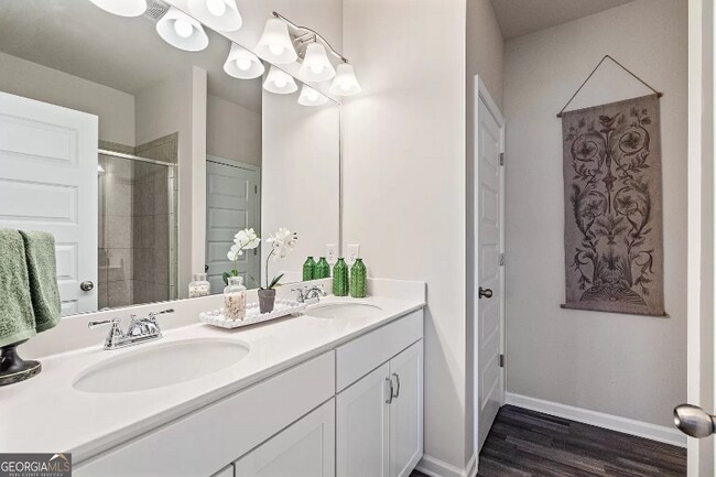 Photo - 207 Dupont Dr