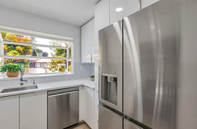 Photo - 1400 Bowe Ave