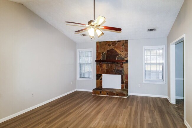 Photo - 270 Lazy Hollow Ln