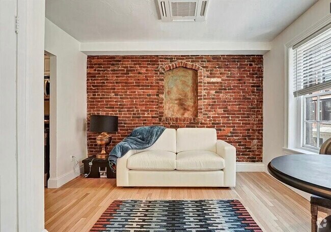 Building Photo - 130 Myrtle St Unit 6 Rental