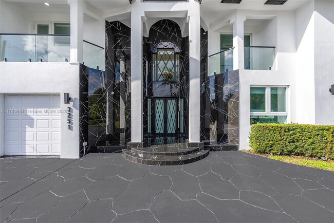 Photo - 3251 NE 164th St