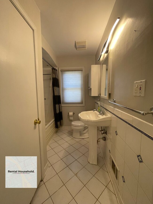 Photo - Stunning 3 Bedroom Oasis in Livonia-Move-In Ready!!