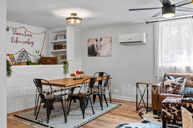 Photo - 840 Lemont Dr Unit B