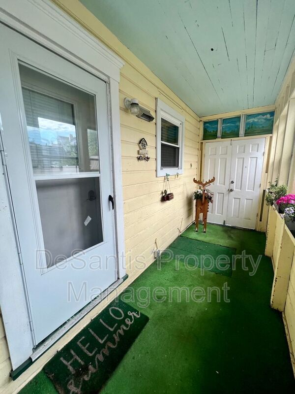 Photo - 419 Taylor St Unit Upper