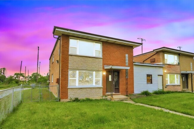 Photo - 16052 Halsted St House