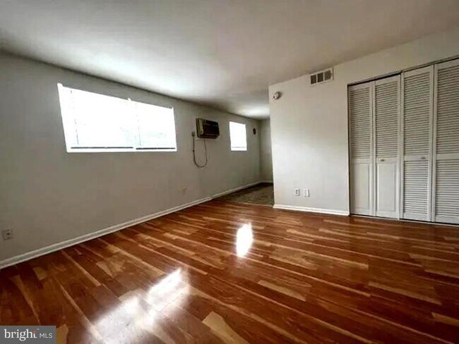 Photo - 5711 Erdrick St Unit 11