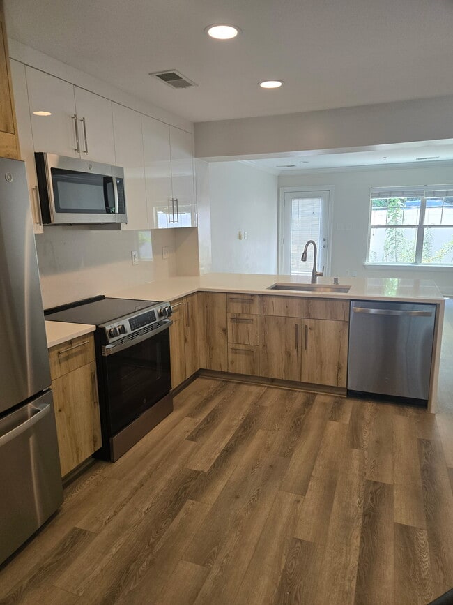 Kitchen - 5314 Park Road