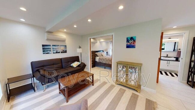 Building Photo - 21 Kepola Pl Unit A