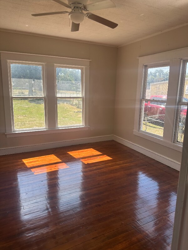 Photo - 1412 Burleson Ave