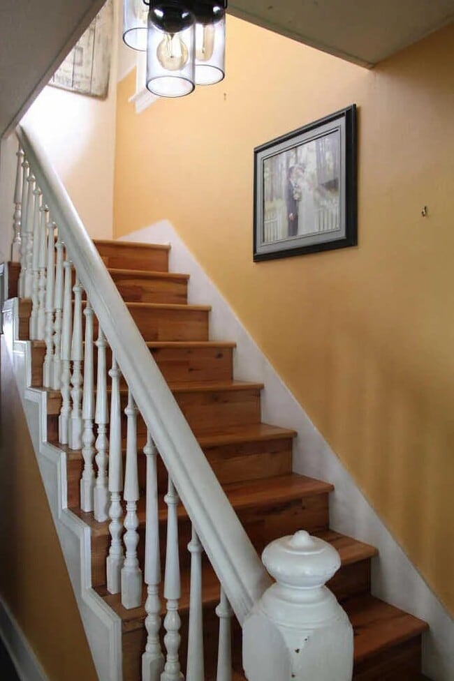 Photo - 378 5th Ave E