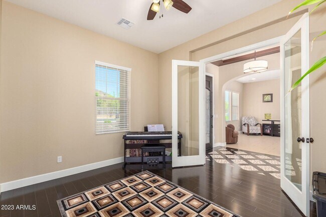 Photo - Gorgeous 5 bed 4.5 bath single level home in Scottsdale