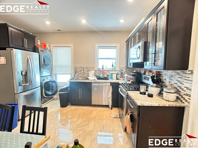 Building Photo - 83 Newbury St Rental