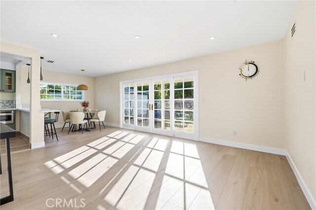 Photo - 9233 Swinton Ave