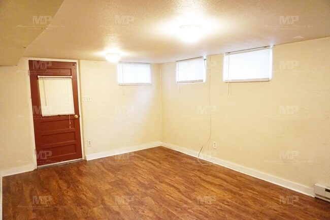 Photo - 640 1/2 S Meldrum St