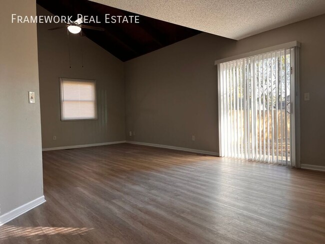 Photo - 143 E Longs Peak Ave