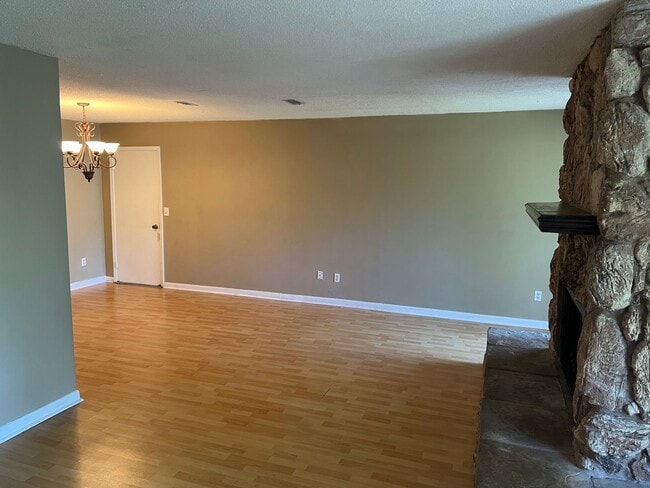 Photo - 203 Courtney Pl