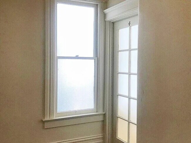 Photo - "Charming 1-Bedroom Haven in Vibrant San Francisco's Heart!"