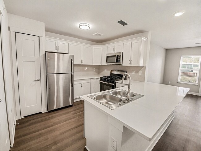 Building Photo - The Grove Apartment Homes