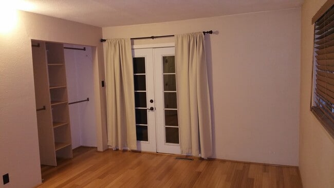 Photo - 1266 Aikins Way
