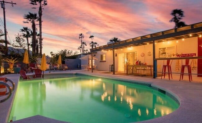Building Photo - Pop Art Paradise- Pool, Spa, and Great Views