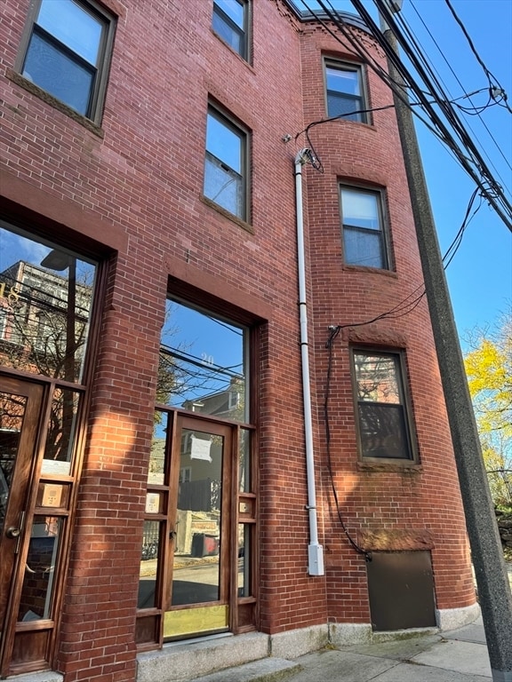 Building Photo - 20 Linwood St