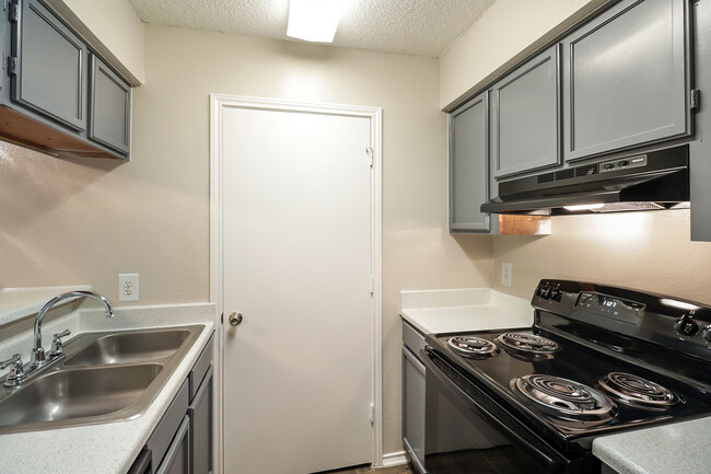 Building Photo - Brighton Place Rental